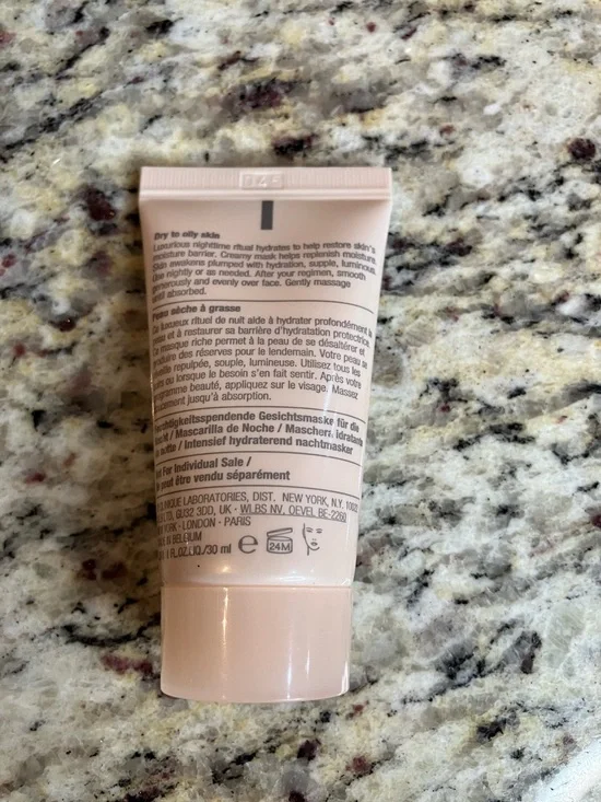 Clinique Skincare & Makeup Set New Moisture Surge SPF 50 Lipstick Bag Bundle - Picture 7 of 16